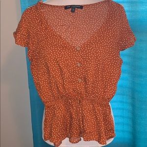 One ❤️ clothing juniors top Sz xs EUC worn once ❤️